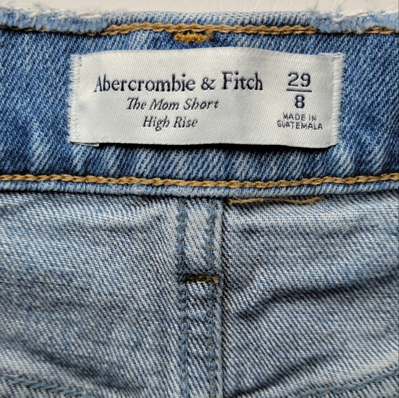 Abercrombie & Fitch The 4" Mom Medium Wash Short High Rise Raw Cut Hem Size 29/8 - Picture 5 of 10